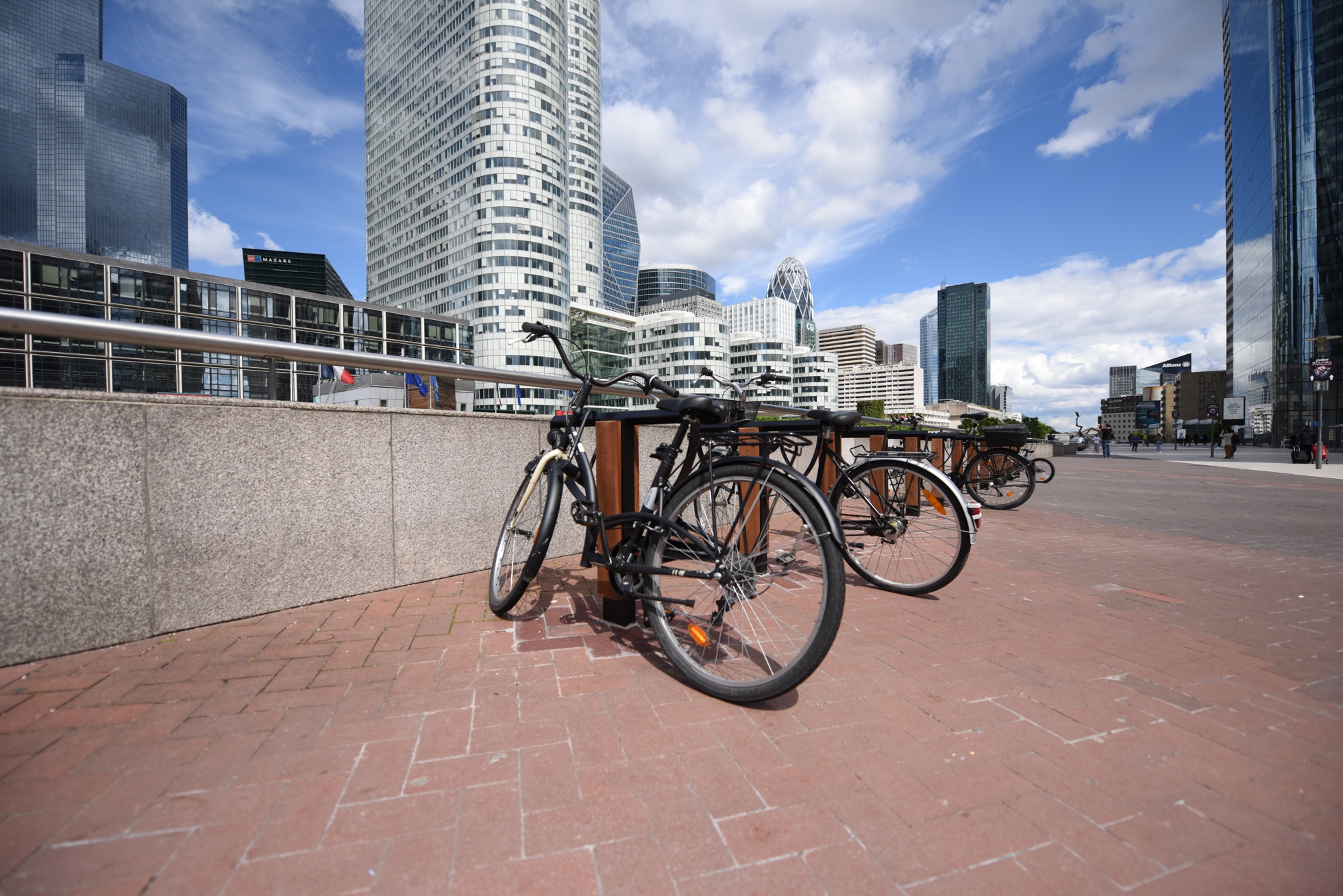 Dis Owlee, c'est quoi un parking vélo sécurisé?”