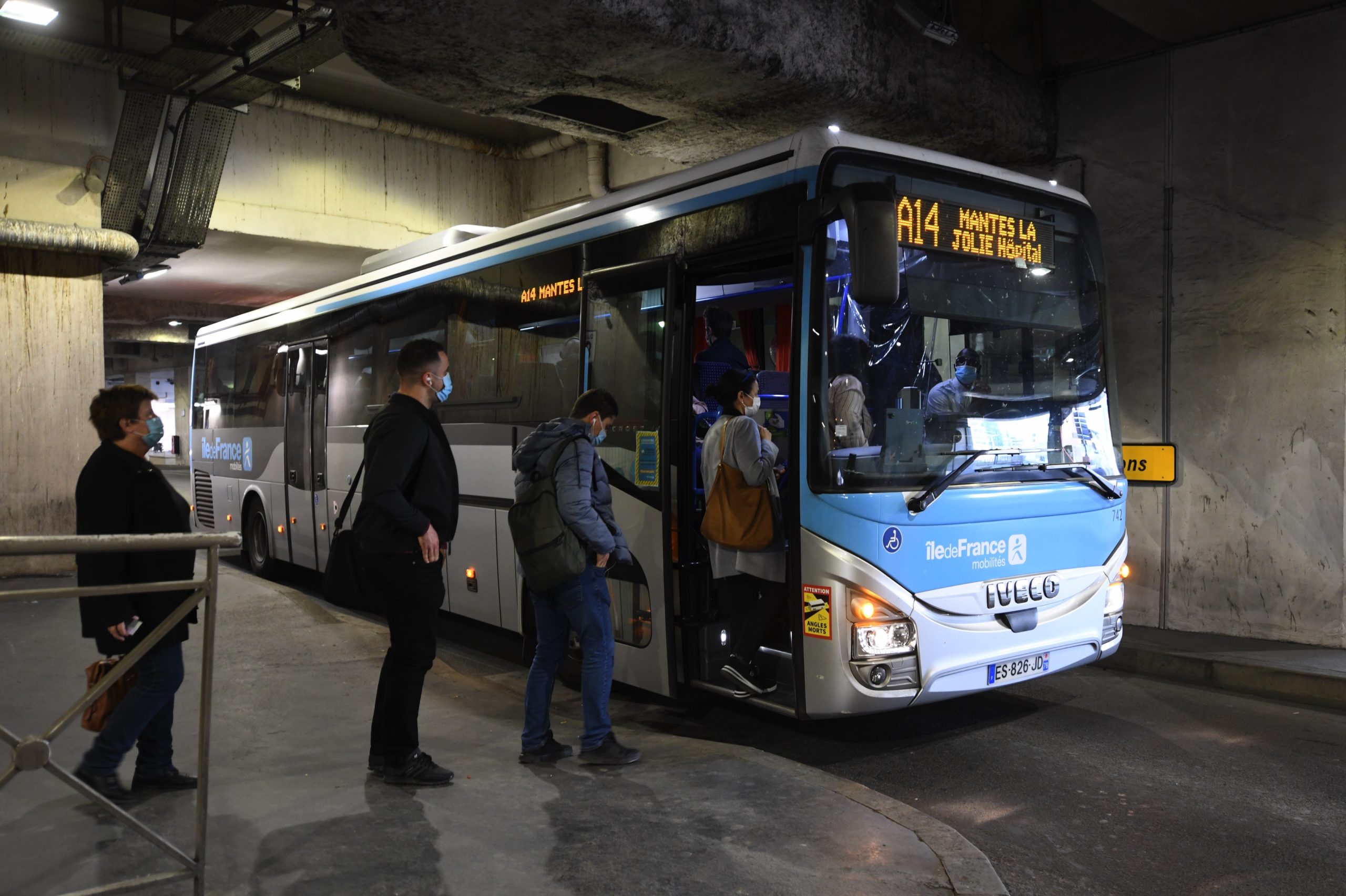Bus A14 Mantes La Jolie La Défense Du changement dans l'exploitation des lignes d'autocars du réseau Express  A14 - Defense-92.fr