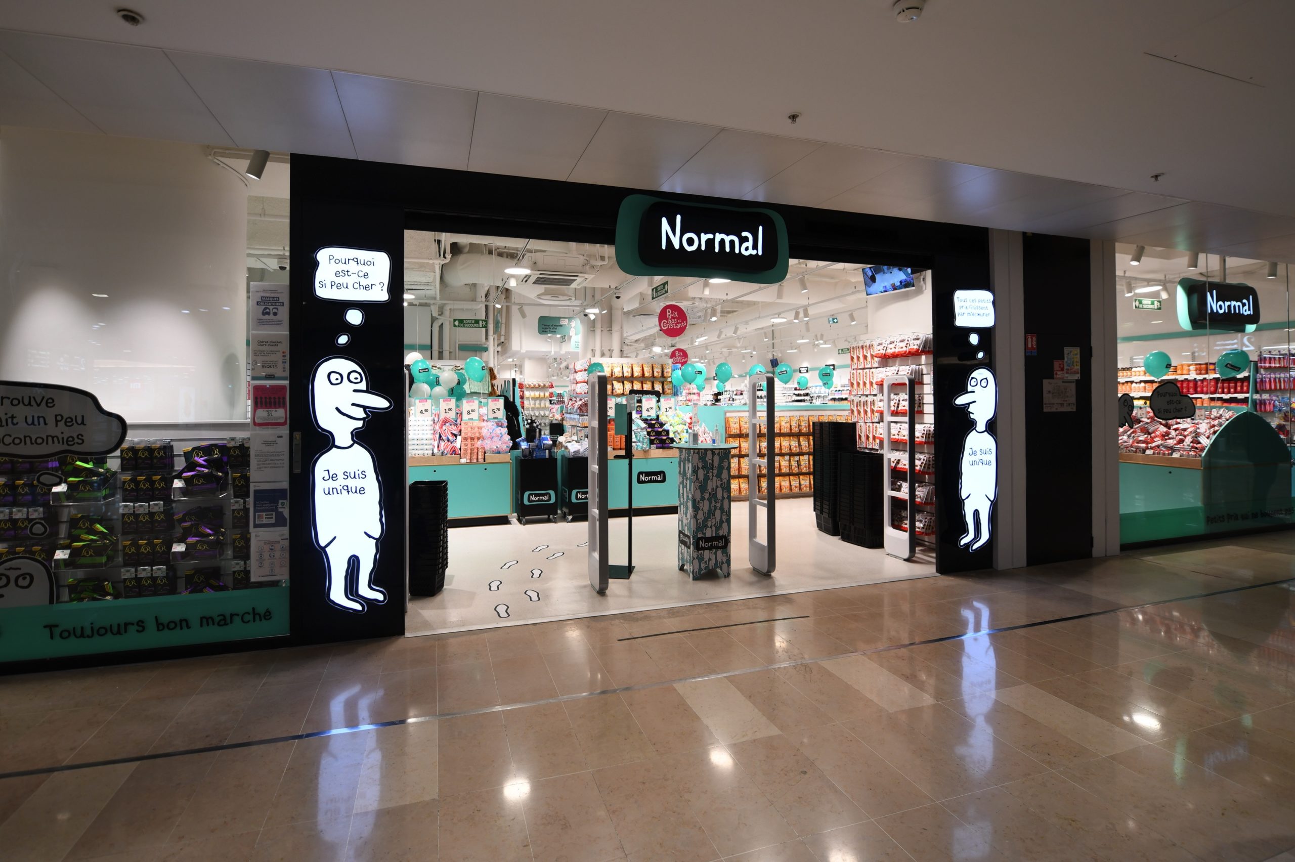 L enseigne danoise Normal d barque au Westfield Les 4 Temps