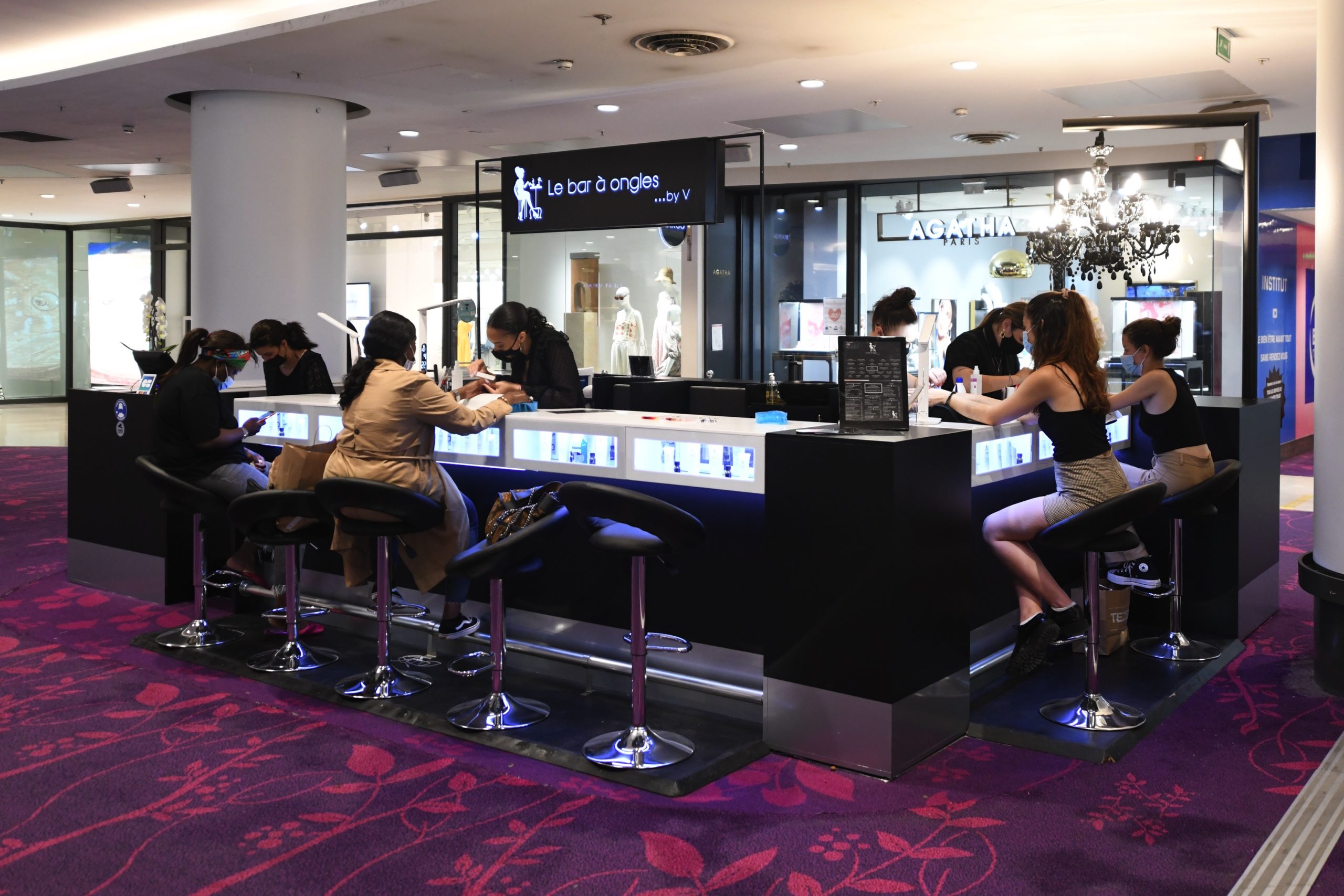 Bar à Ongle By V Tarif Le bar à ongles ...by V s'installe au Westfield Les 4 Temps - Defense-92.fr