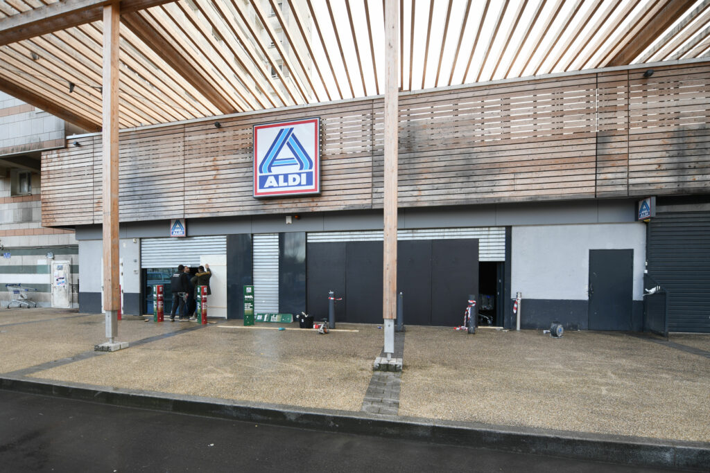Un incendie détruit le Aldi du quartier du Parc Sud de Nanterre Defense92.fr