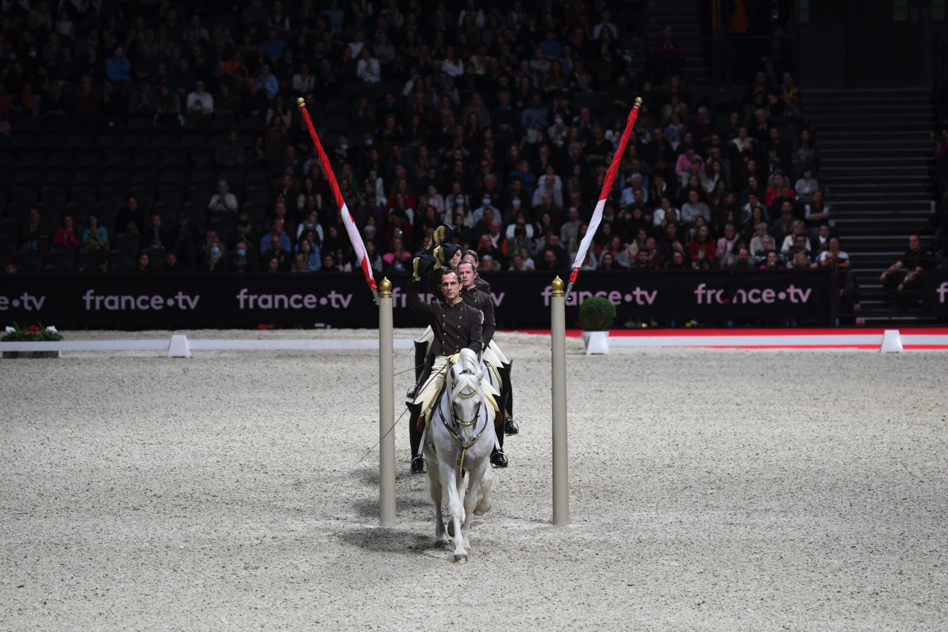 L’École Espagnole d'Équitation de Vienne fait son show à la Paris La Défense Arena Defense92.fr L’École Espagnole d'Équitation de Vienne fait son show à la Paris La Défense Arena Defense92.fr