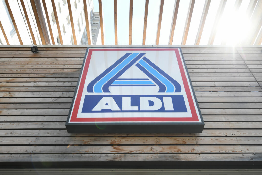 Six mois après l’incendie, Aldi réouvre son magasin de la cité Pablo Picasso Defense92.fr