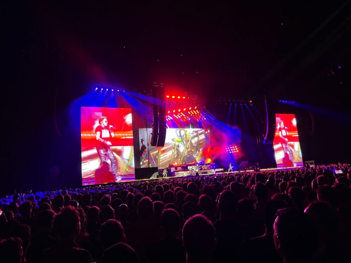 Le groupe Guns N' Roses a donné un énorme concert à la Paris La Défense Arena - Defense-92.fr