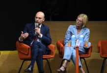 Jean-Noël Barrot et Charlotte Caubel au Campus Cyber pour lancer le cybermoi/s