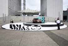 La nouvelle Lynk & Co 08 se révèle au pied de la Grande Arche