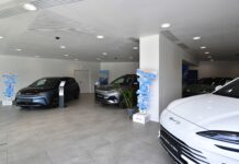 Sponsor du Racing 92, BYD déploie sa concession à la Paris La Défense Arena