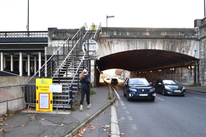 L’escalier du pont de Neuilly est fermé « jusqu’à nouvel ordre » - Defense-92.fr