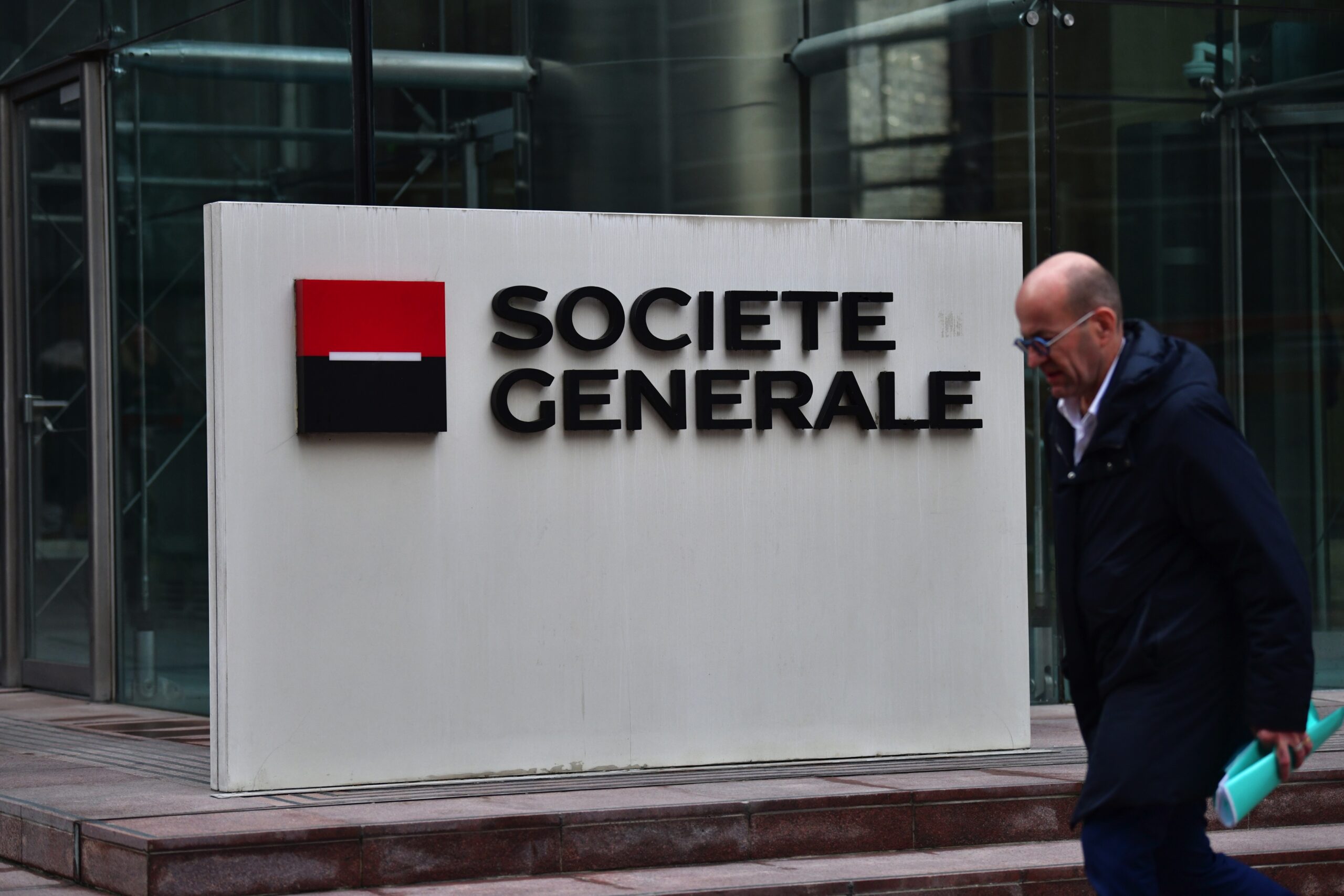 La Société Générale prévoit de supprimer 1 800 postes en France