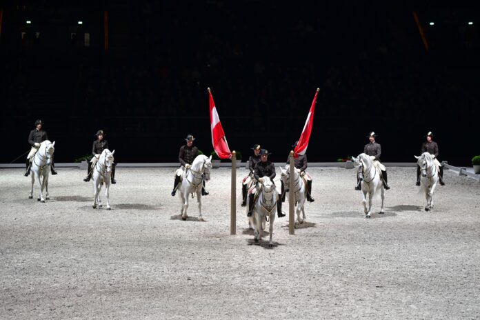 L’École Espagnole d’Équitation de Vienne a livré deux spectacles ce week-end à la Paris La Défense Arena - Defense-92.fr