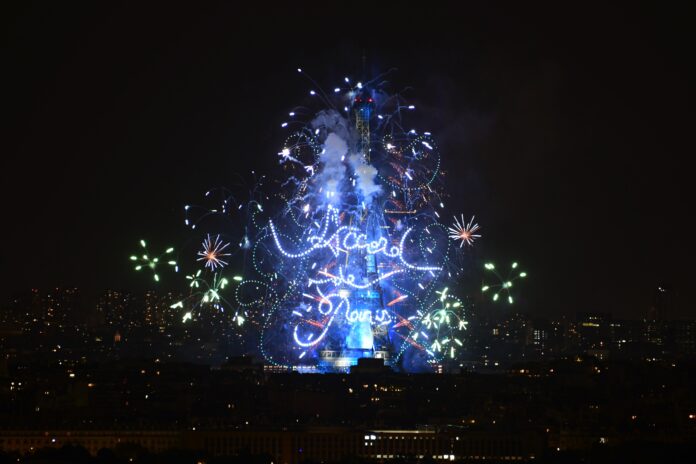 Le feu d’artifice de la tour Eiffel sera visible depuis quelques endroits de La Défense - Defense-92.fr