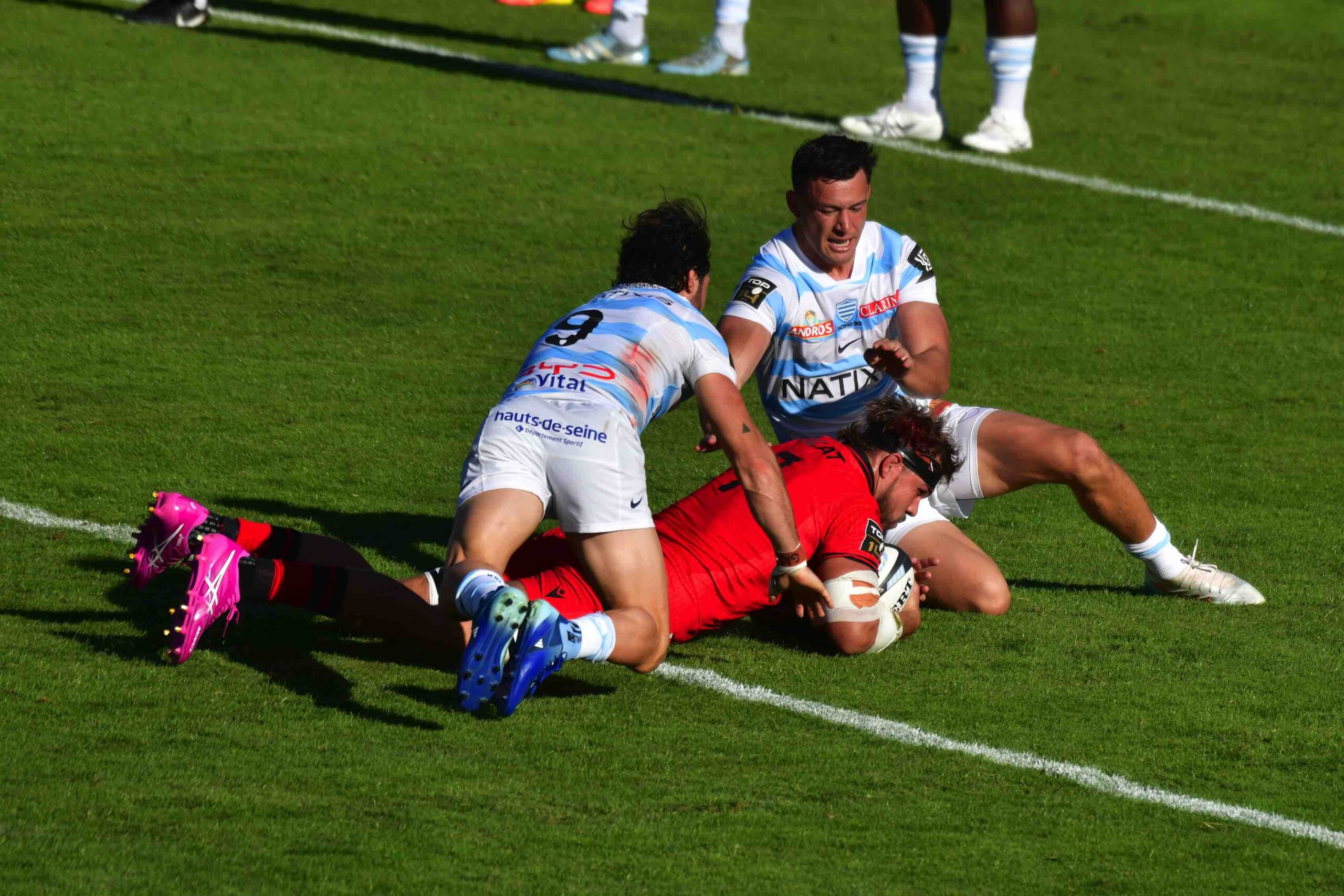 Top 14 : le Racing se prend une nouvelle rouste face aux Lyonnais