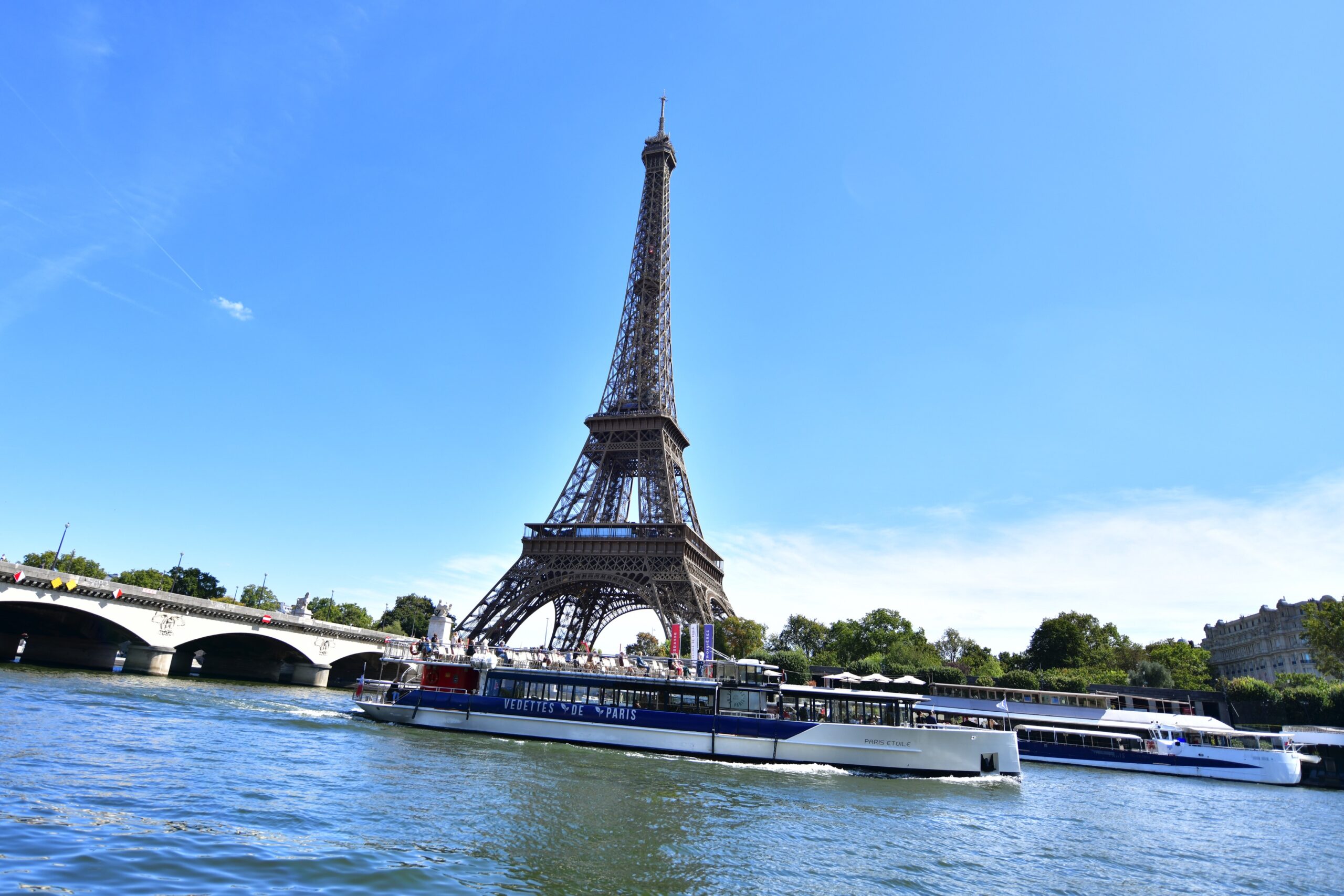 Les Vedettes de Paris naviguent vers la Plenitude Arena