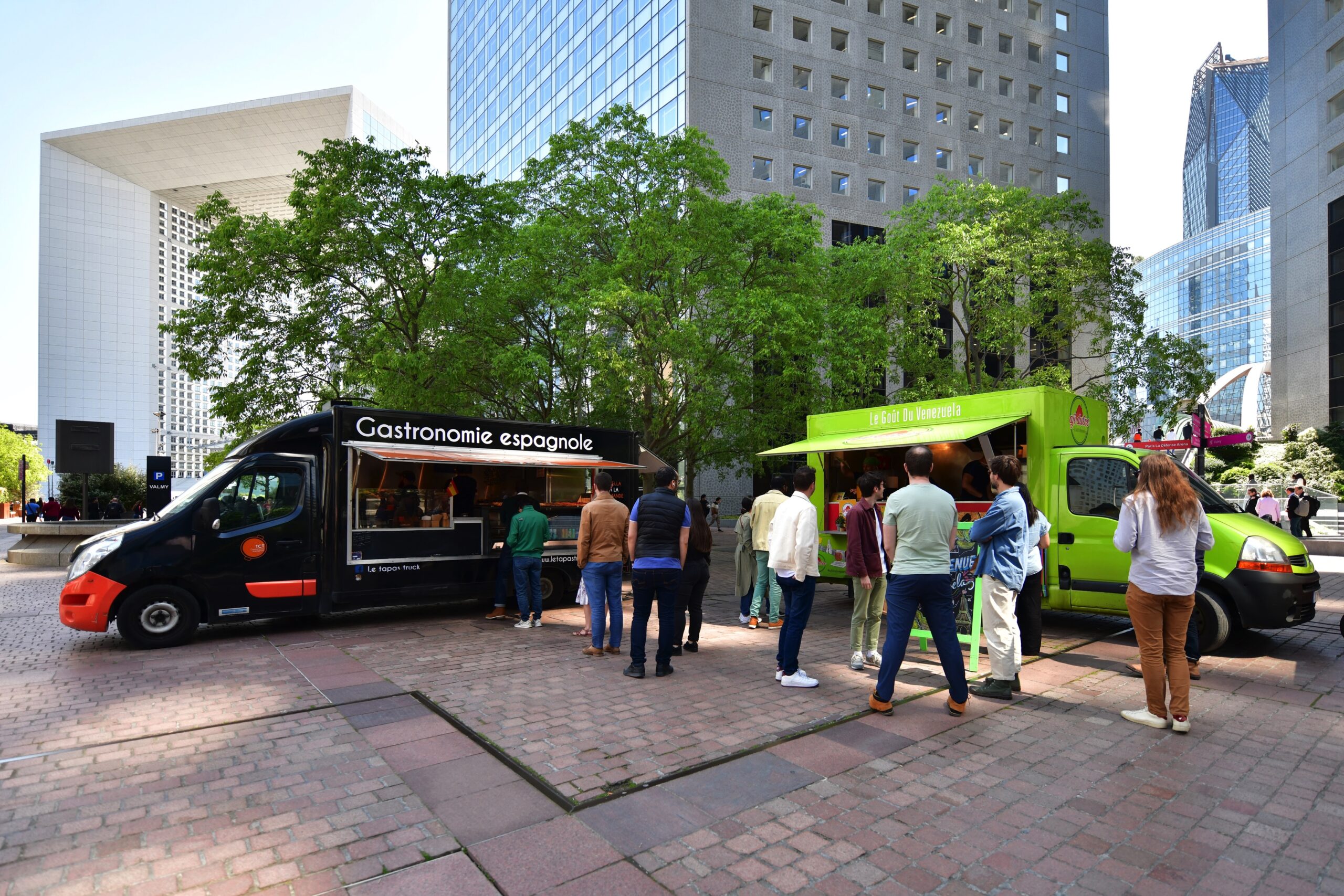 La Défense cherche les food-trucks et coffee-trucks qui vous régaleront en 2027 et 2028