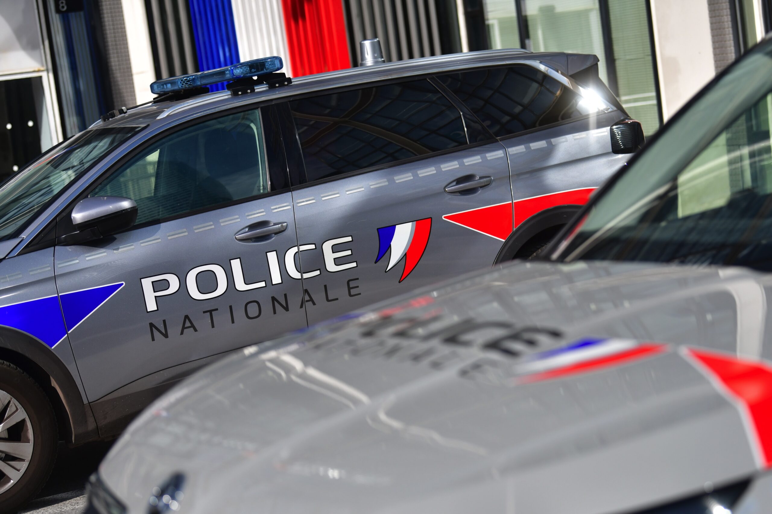 Nanterre : une jeune fille grièvement blessée par sa mère après avoir reçu une vingtaine de coups de couteau